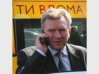 ������ ��