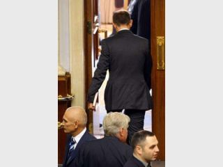 ������-����