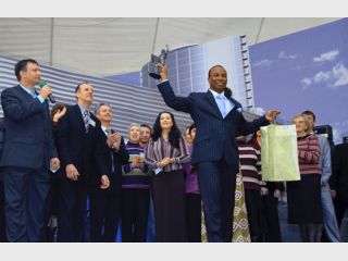 �� ��������� ������ ������� �������� ����� ��������� $500 ��� 