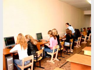 Китай подарил украинским школам компьютеры почти на 13 миллионов долларов